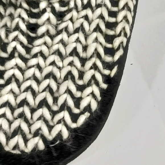 Mad Love Big Loop Knit Faux Fur Lined Rubber Outsole Boot Slippers Women's 11/12 - Picture 9 of 10